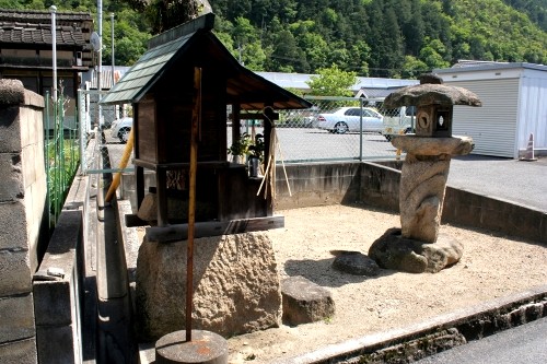 常夜燈・荒神 上出部町 井原市 岡山県