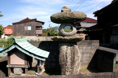 燈籠と恵比寿社 岡市 河内 下松市 山口県