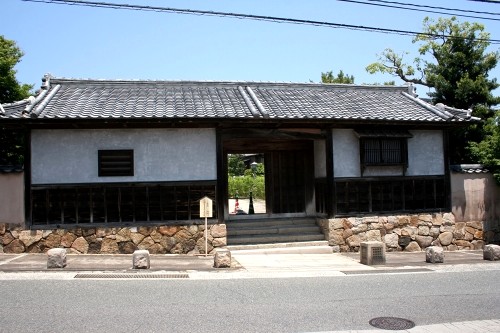 旧松岡家長屋門 長府宮の内町 下関市 山口県
