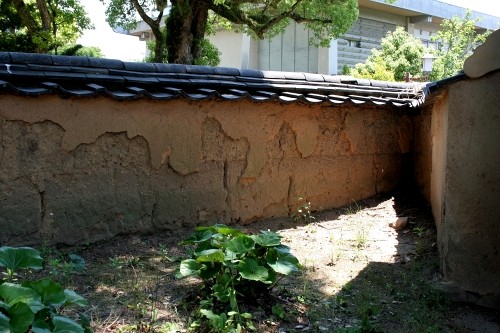 旧梶山家練塀・表門 長府宮の内町 下関市 山口県