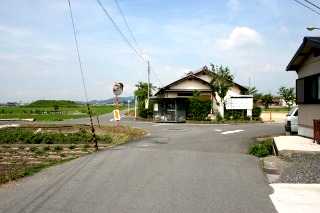 先を右折 西庄町
