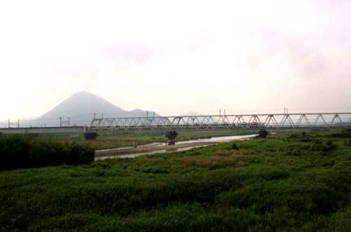 野洲川橋より三上山 野洲市 滋賀