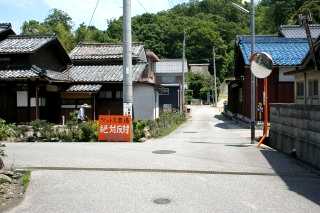 一筋目を左折 稲里町