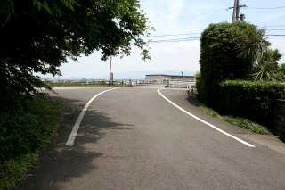 天満橋・宇曽川西詰 道標：右 千手寺 左 八まん