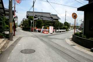 二股を右へ 日夏町