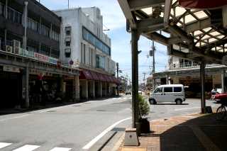 銀座町 平和堂先を右折 「中央一番街」へ
