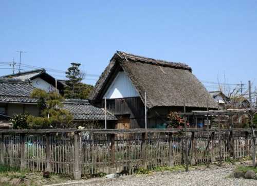 民家 山塚古墳付近 愛知川町 愛知郡 滋賀
