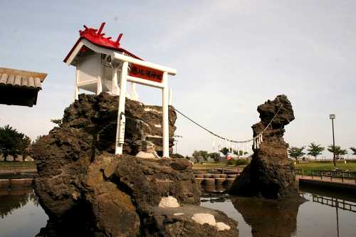 二見岩 海峡いさり火公園 下風呂 風間浦村 下北郡 青森県