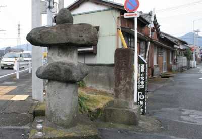 常夜灯と道標 松岡 富士市 静岡県