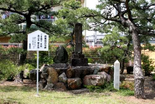 芭蕉句碑(松葉塚) 聖眼寺 下地町3丁目 豊橋市 愛知県