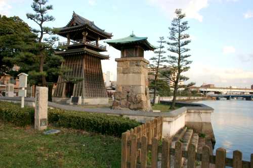熱田湊常夜燈・時の鐘 神戸町 熱田区 名古屋市 愛知県