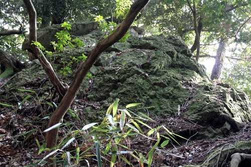 鈴鹿山の鏡岩 旧鈴鹿峠 関町坂下 亀山市 三重県