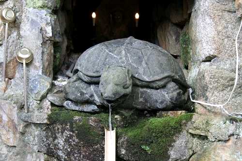 木食遺蹟梅香庵址（亀の水不動）日ノ岡坂脇町 山科区 京都市
