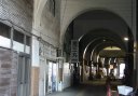 ＪＲ鶴見線 国道駅高架下 鶴見中央５丁目－生麦５丁目境界