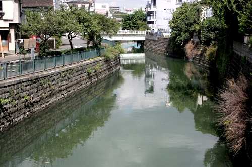 滝の川 滝の橋から土橋方面 神奈川2丁目 旧東海道