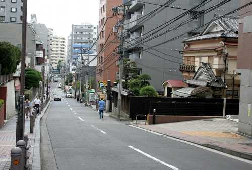 神奈川の台と茶屋 右手に「文久三年田中家」 台町 神奈川宿