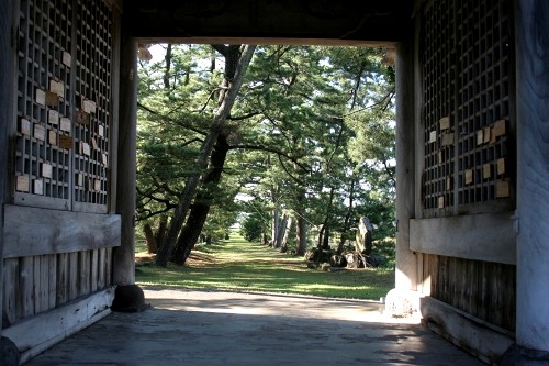 山門より旧参道 蚶満寺 象潟島 象潟町 にかほ市 秋田県
