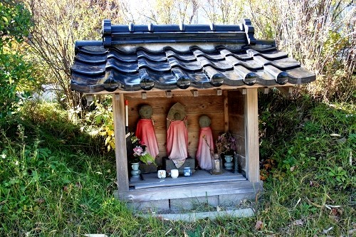 地蔵 川向 岩城勝手 由利本荘市 秋田県