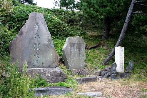 石塔群 南金浦 金浦 にかほ市 秋田県