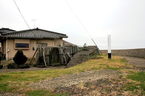 石塔群・波切不動尊碑 前谷地 平沢 にかほ市 秋田県