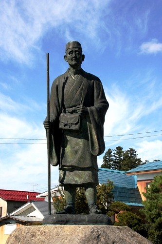 芭蕉像 中町 尾花沢市 山形県